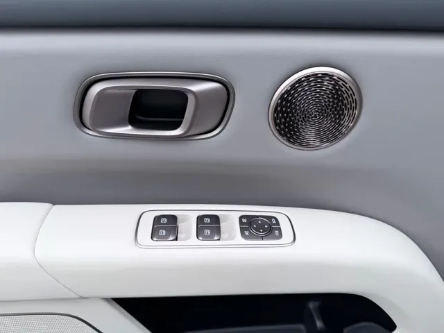 Li Auto i6 — Фото автомобиля 11