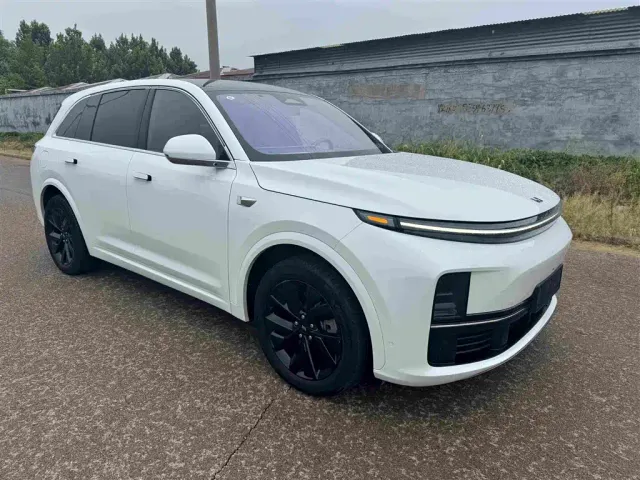 Li Auto L7 — Фото автомобиля 2