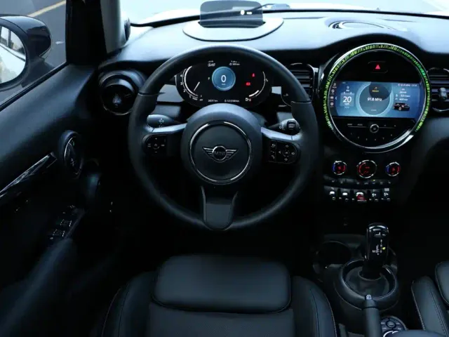 MINI Hatch — Фото автомобиля 18