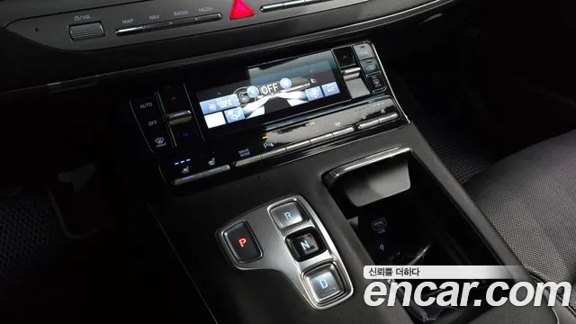 Hyundai Grandeur (New) Hybrid — Фото автомобиля 12