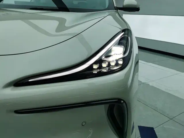 IM Motors LS6 — Фото автомобиля 5
