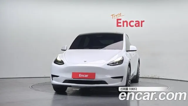 Tesla Model Y — Фото автомобиля 3