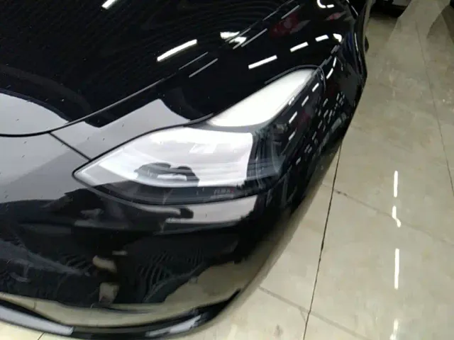 Tesla Model Y — Фото автомобиля 23