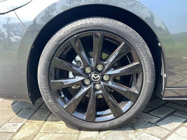 Mazda Axela — Фото автомобиля 20