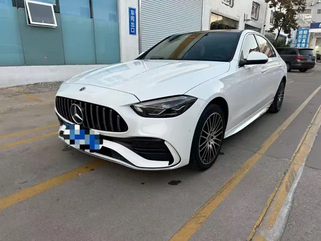 Фотография автомобиля — Mercedes-Benz C-Class