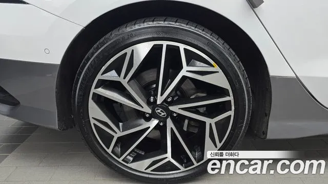 Hyundai Ioniq6 — Фото автомобиля 5