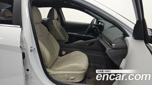 Hyundai Avante CN7 — Фото автомобиля 15