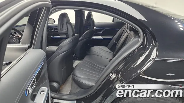Mercedes-Benz E-Class — Фото автомобиля 11