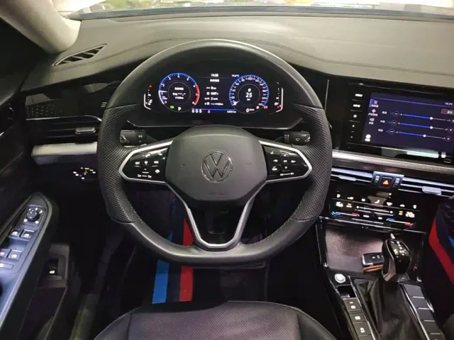 Volkswagen Passat — Фото автомобиля 10