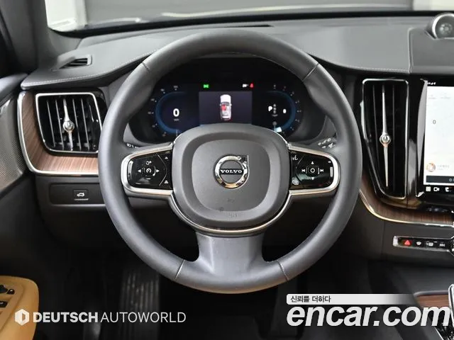 Вольво XC60 — Фото автомобиля 13