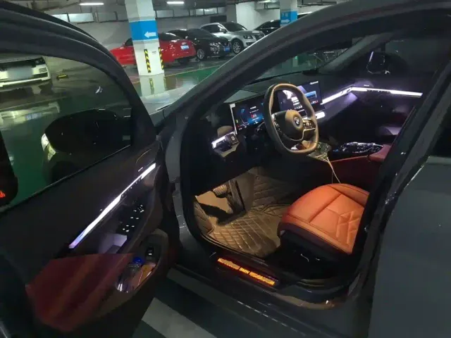 BMW i5 — Фото автомобиля 12