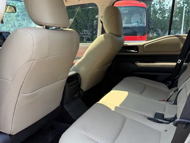Toyota Prado — Фото автомобиля 11