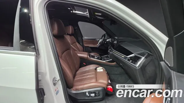 BMW X7 xDrive 40d M Sport 7 мест — Фото автомобиля 21