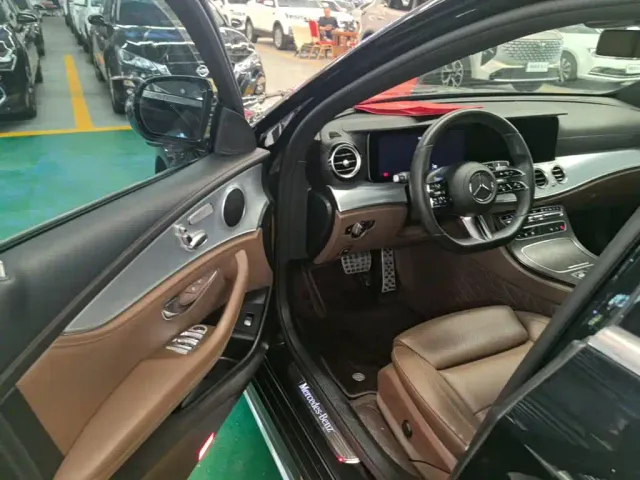Mercedes-Benz E-Class — Фото автомобиля 15