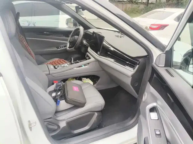Geely Boyue — Фото автомобиля 10