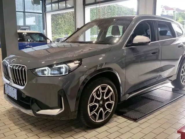 Фотография автомобиля — BMW X1