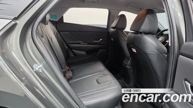 Hyundai Avante CN7 — Фото автомобиля 11