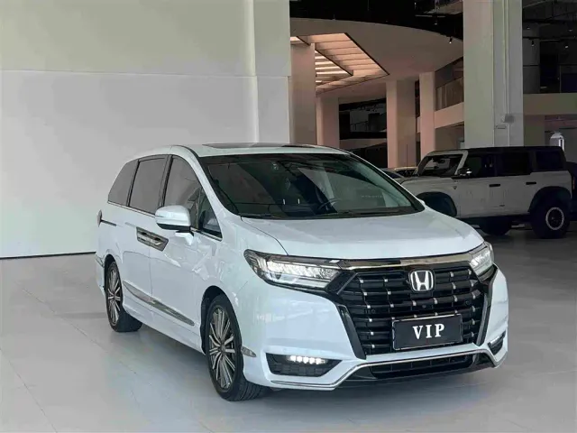 Honda Elysion — Фото автомобиля 3