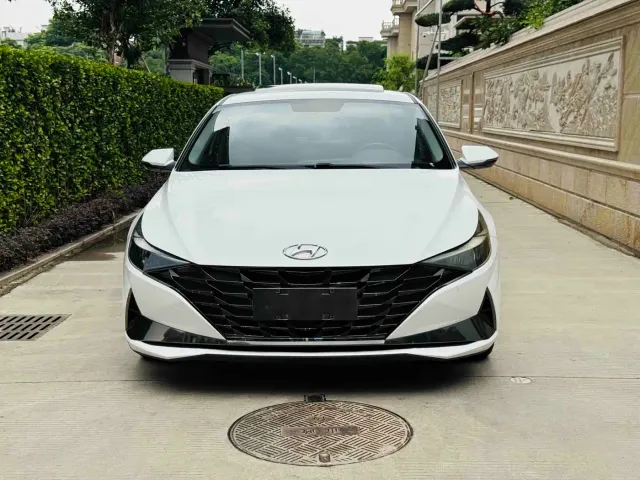Hyundai Elantra — Фото автомобиля 2