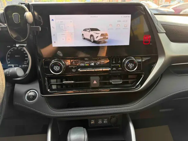 Toyota Highlander — Фото автомобиля 12