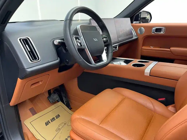 Li Auto L7 — Фото автомобиля 12