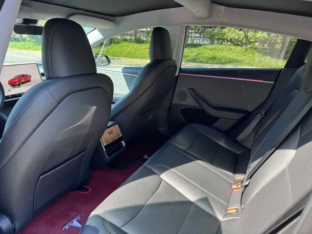 Tesla Model 3 — Фото автомобиля 9