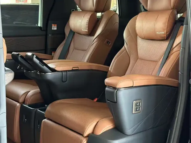 Toyota Alphard — Фото автомобиля 13