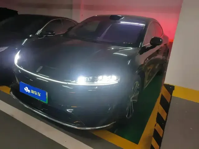 Фотография автомобиля — Luxeed R7