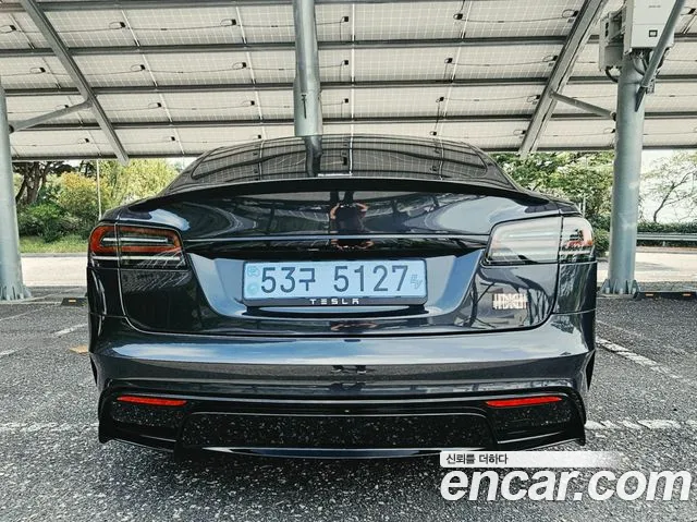 Tesla Model S — Фото автомобиля 4