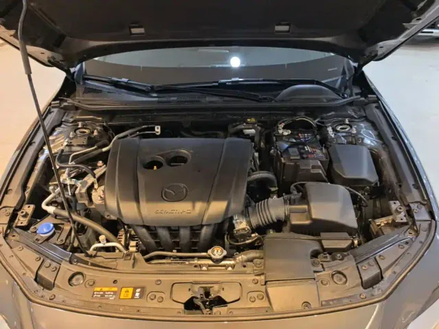 Mazda Axela — Фото автомобиля 23