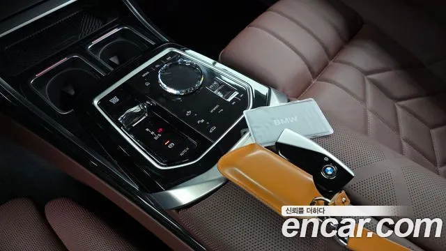 BMW 7-Series — Фото автомобиля 9