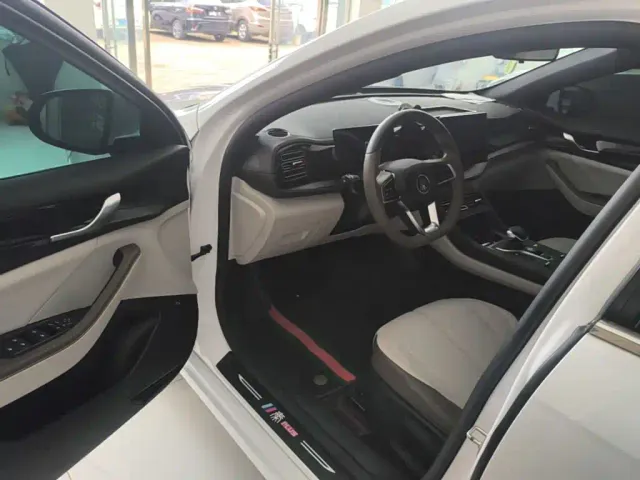 BYD Qin PLUS — Фото автомобиля 15