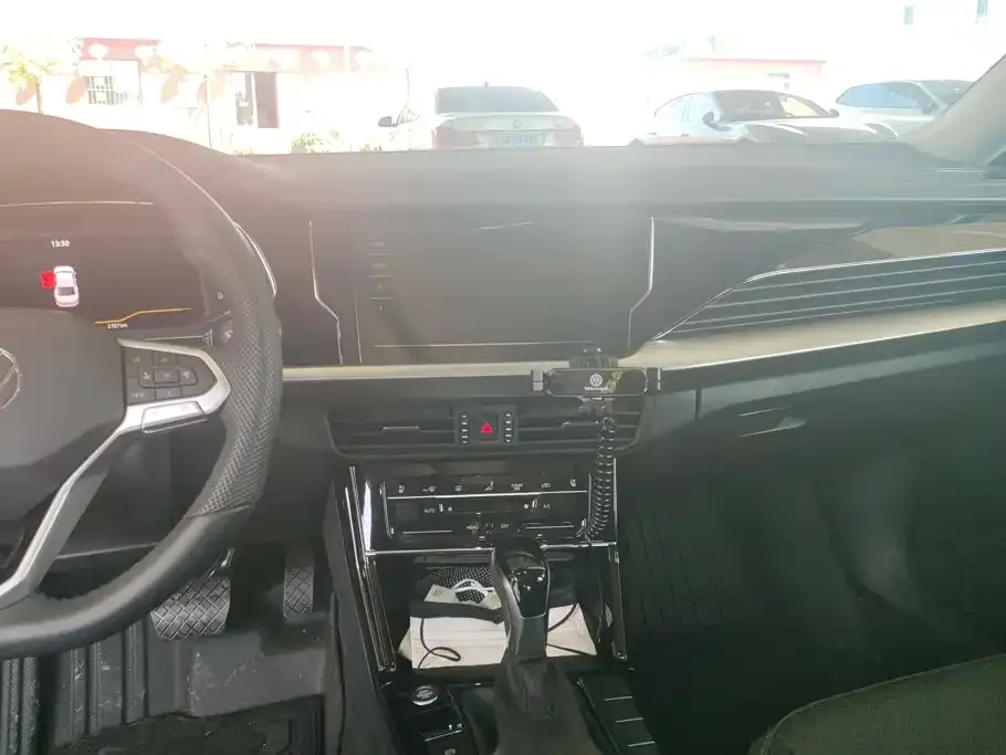 Volkswagen Passat 2026 Outstanding Edition 380TSI Starlight Dragon Soaring Version — Фото автомобиля 13