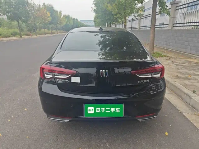 Buick Regal — Фото автомобиля 5