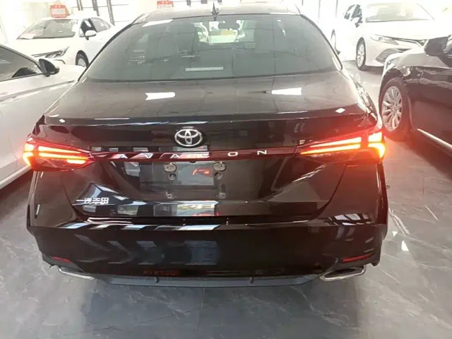 Toyota Avalon — Фото автомобиля 5