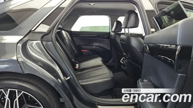 Hyundai Grandeur GN7 — Фото автомобиля 18