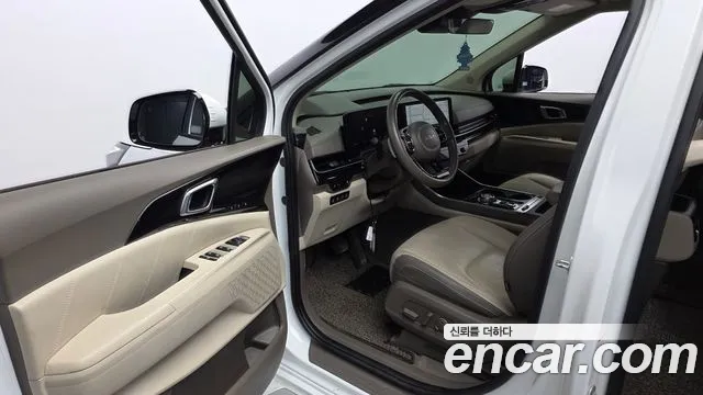 Kia Carnival Generation 4 — Фото автомобиля 14