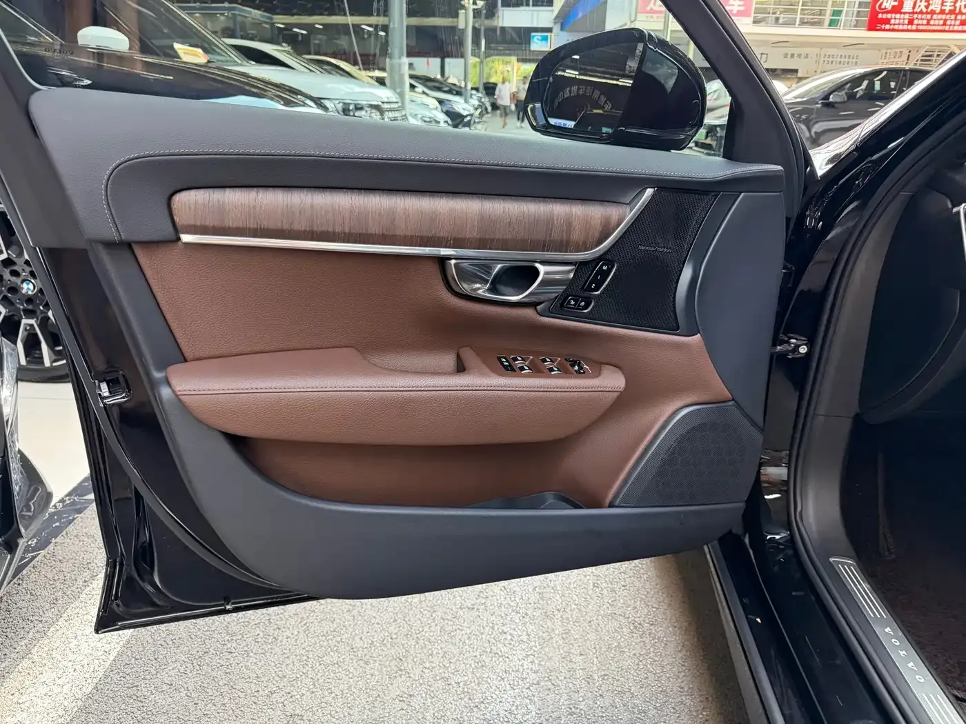 Volvo Volvo S90 2022 B5 Zhiyuan Luxury Edition — Фото автомобиля 12