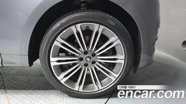 Land Rover Range Rover Sport — Фото автомобиля 15