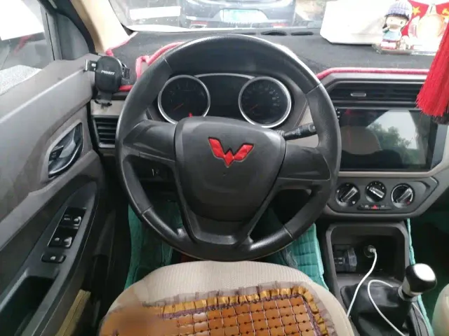 Wuling Hongguang — Фото автомобиля 2