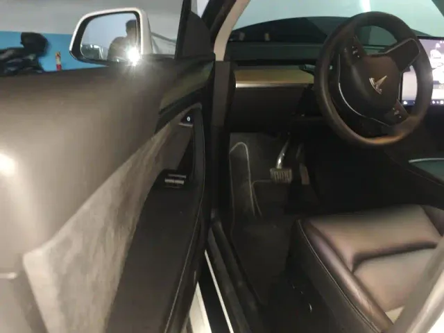 Tesla Model Y — Фото автомобиля 13