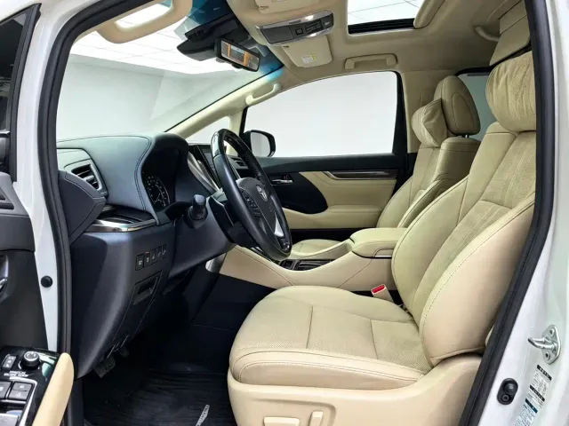 Toyota Alphard — Фото автомобиля 4