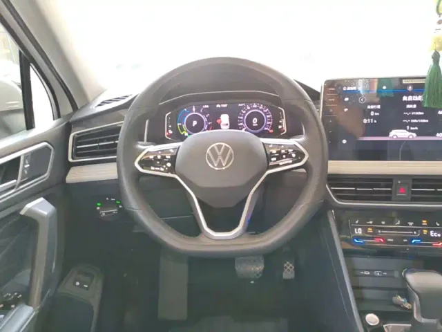 Volkswagen Tiguan L PHEV — Фото автомобиля 10