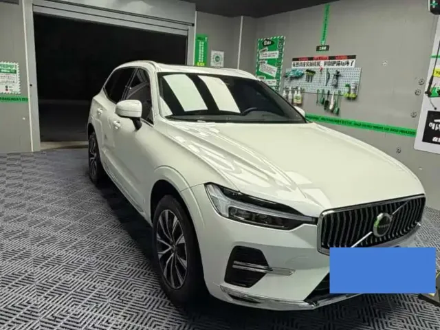 Volvo Volvo XC60 2023 B5 AWD Smart Luxury Edition — Фото автомобиля 3