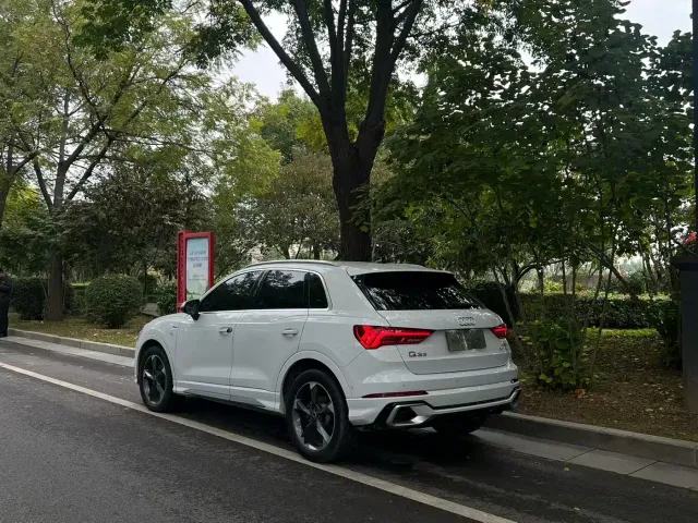 Audi Q3 — Фото автомобиля 4