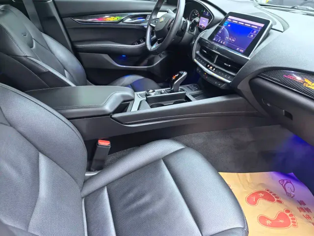 Cadillac CT5 — Фото автомобиля 10