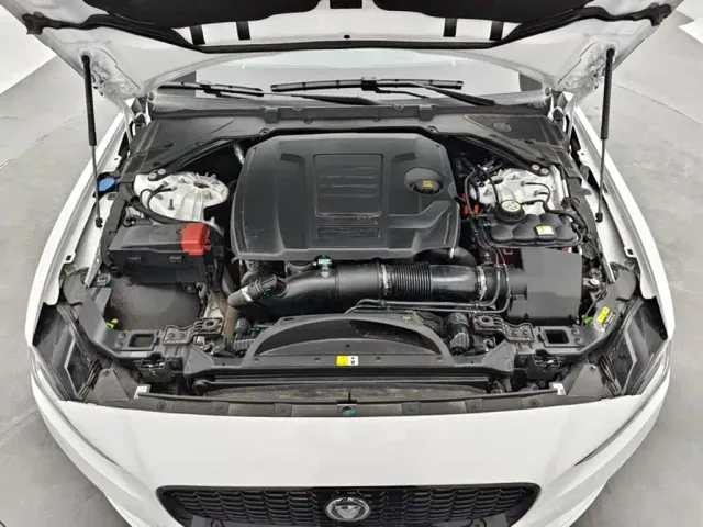Jaguar XEL — Фото автомобиля 13