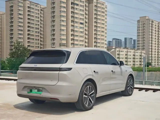 Li Auto L6 — Фото автомобиля 7