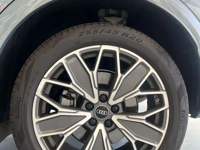 Audi Q5L — Фото автомобиля 13