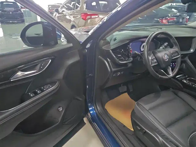 Buick Envision Plus — Фото автомобиля 12